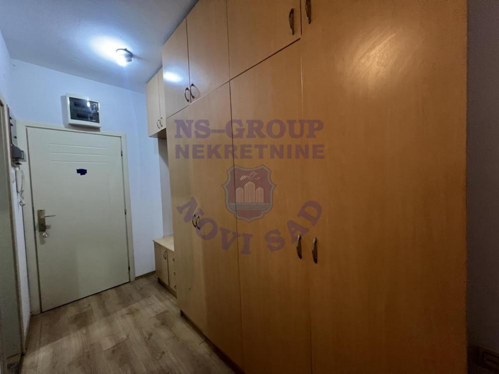 Slika 6 - Jednosoban, 25m2, Nova Detelinara Novi Sad, sa terasom, ima lift