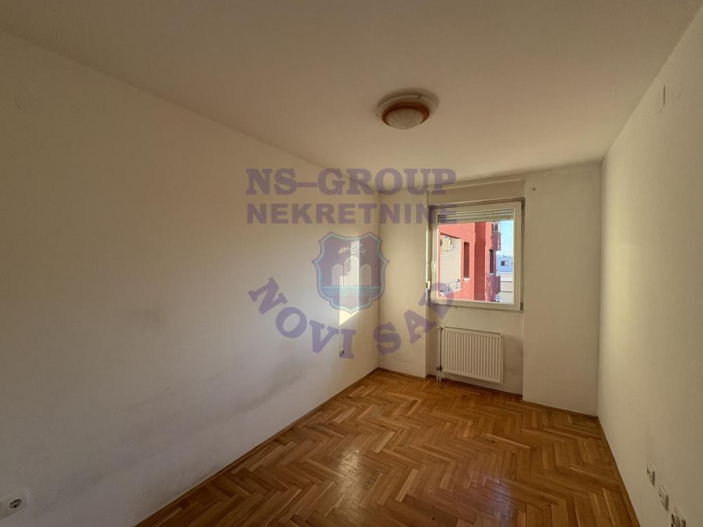 Slika 0 - Dvosoban, 47m2, Bulevar Evrope Novi Sad, sa terasom, ima lift