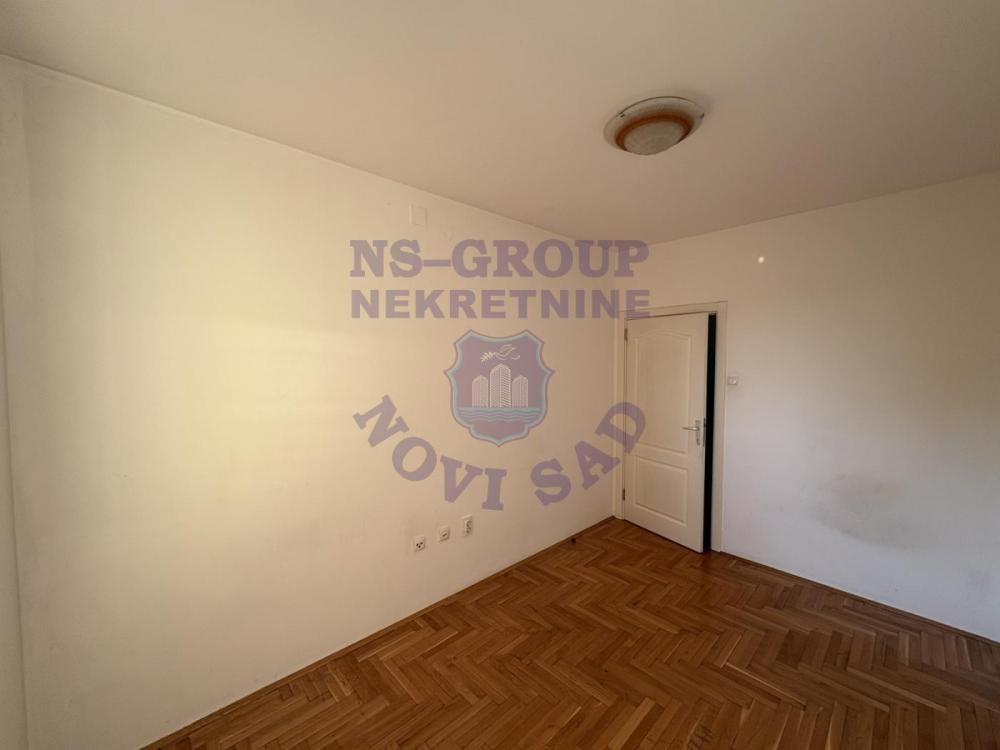 Slika 1 - Dvosoban, 47m2, Bulevar Evrope Novi Sad, sa terasom, ima lift