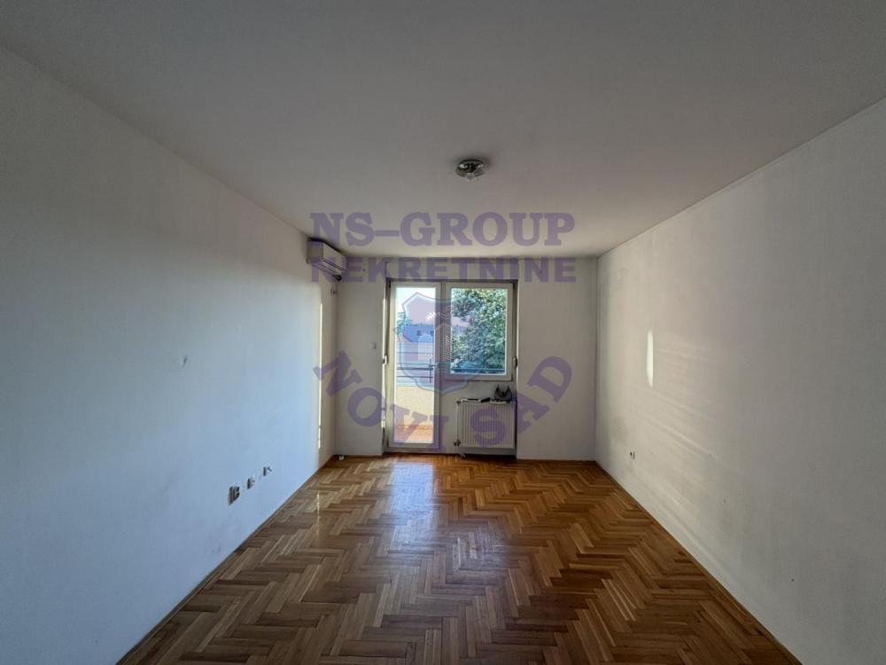 Slika 2 - Dvosoban, 47m2, Bulevar Evrope Novi Sad, sa terasom, ima lift