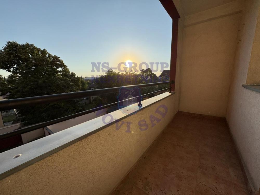Slika 6 - Dvosoban, 47m2, Bulevar Evrope Novi Sad, sa terasom, ima lift