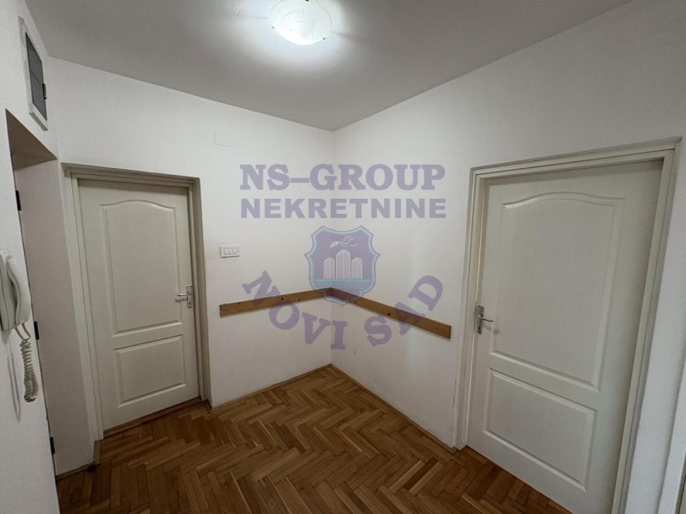 Slika 7 - Dvosoban, 47m2, Bulevar Evrope Novi Sad, sa terasom, ima lift