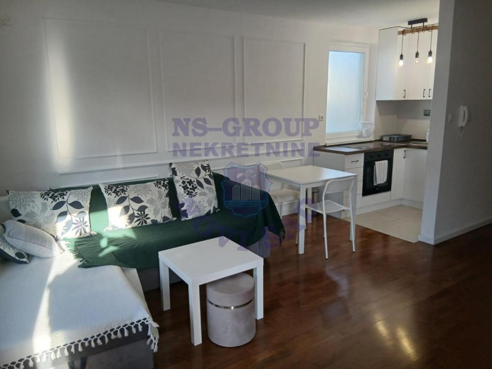 Slika 3 - Jednoiposoban, 41m2, Adice Novi Sad, sa terasom