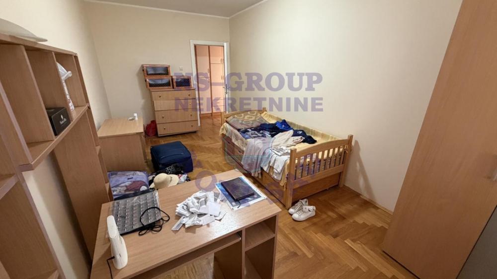 Slika 3 - Trosoban namešten stan- Bulevar!