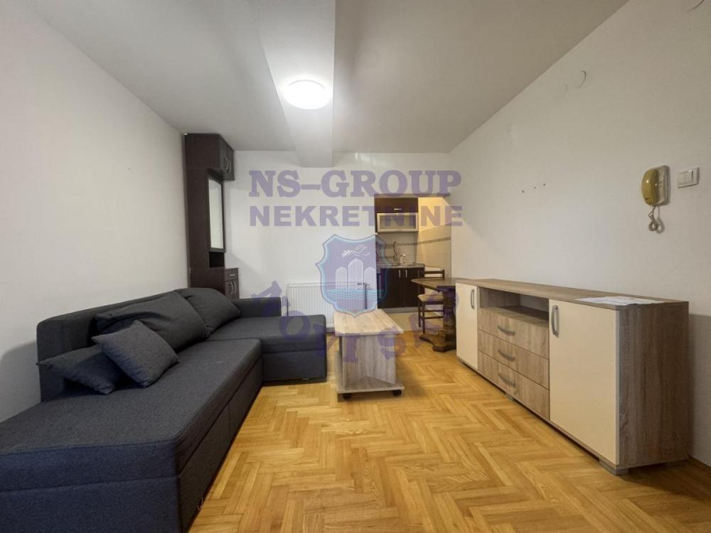 Glavna slika -573102-Jednoiposoban-31m2-Somborska rampa