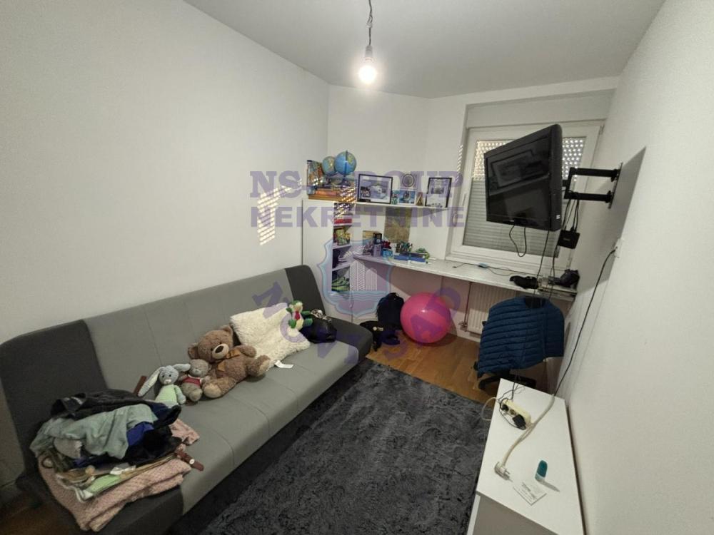 Slika 7 - Trosoban, 56m2, Telep Novi Sad, sa terasom, ima lift