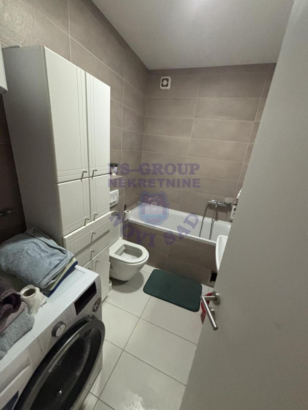 Slika 9 - Trosoban, 56m2, Telep Novi Sad, sa terasom, ima lift