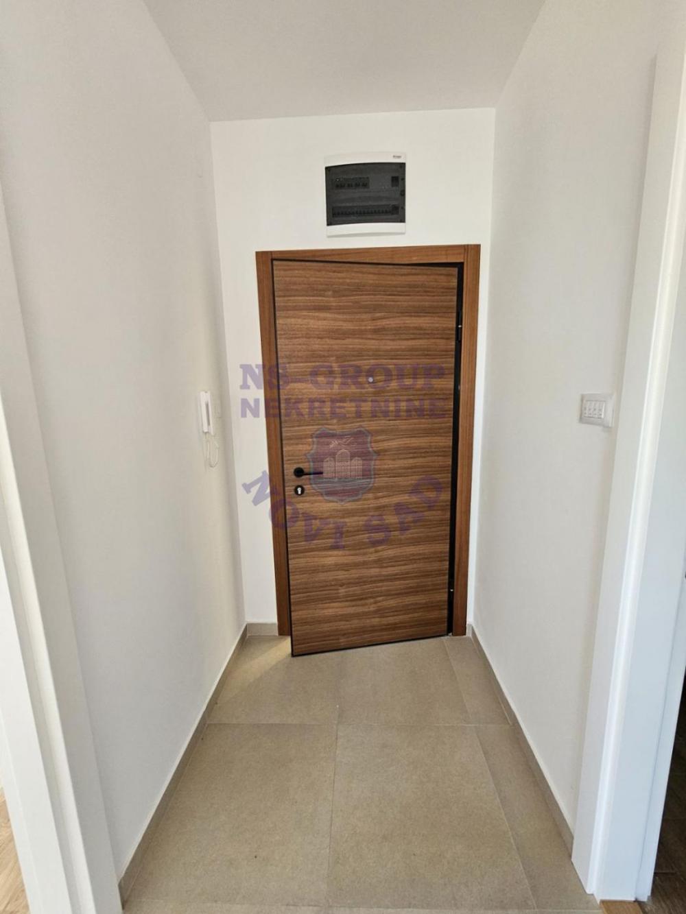 Slika 1 - Dvosoban, 46m2, Sajlovo Novi Sad, sa terasom, ima lift