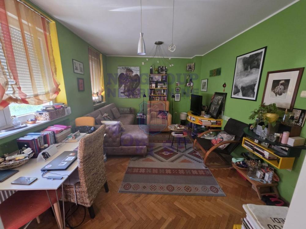 Glavna slika -Komforan trosoban dupleks na Grbavici.