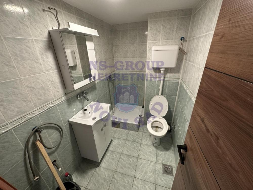 Slika 9 - Četvorosoban, 41m2, Telep Novi Sad, ima lift