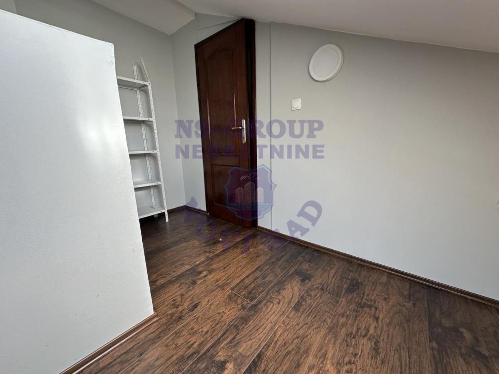 Slika 7 - Četvorosoban, 41m2, Telep Novi Sad, ima lift