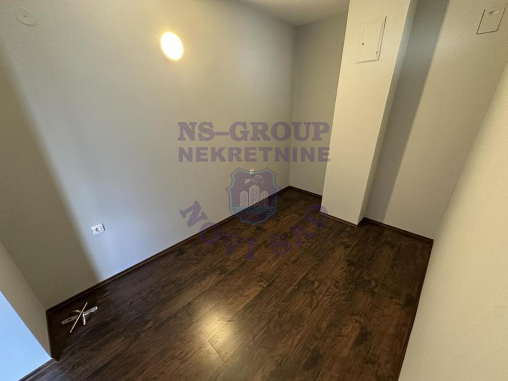 Slika 8 - Četvorosoban, 41m2, Telep Novi Sad, ima lift