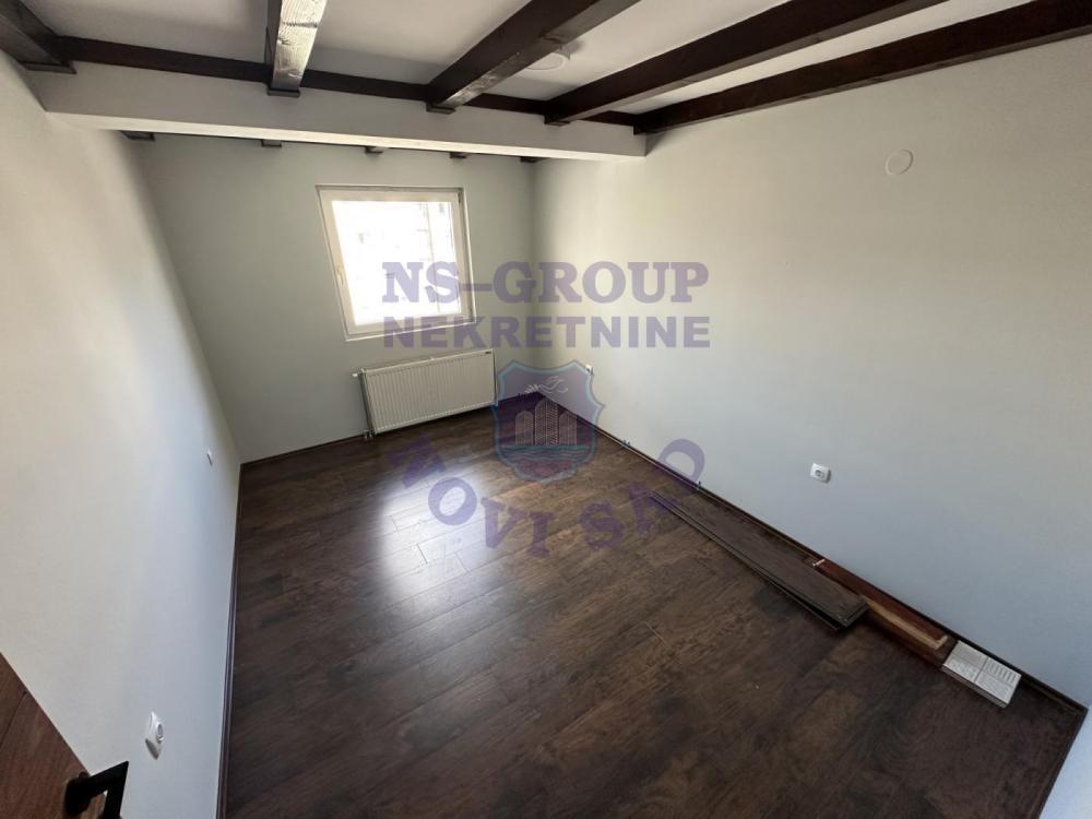 Glavna slika -Četvorosoban, 41m2, Telep Novi Sad, ima lift