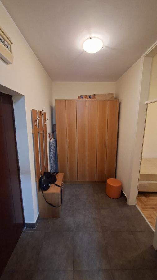 Slika 7 - Jednoiposoban stan, Sajam