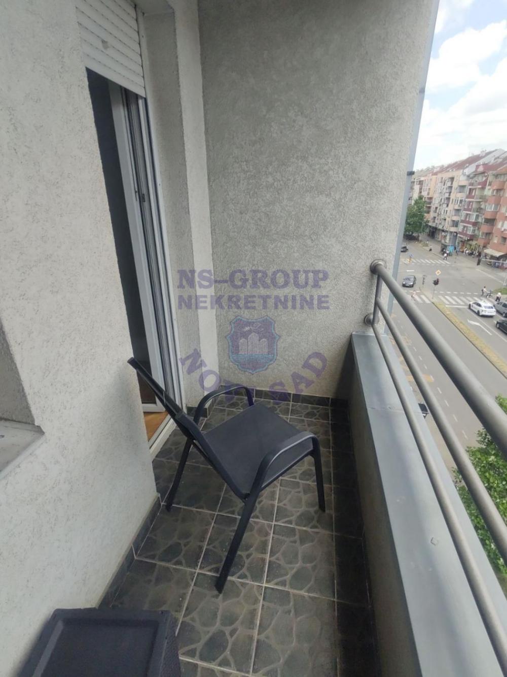 Slika 3 - Jednosoban, 30m2, Nova Detelinara Novi Sad, sa terasom, ima lift