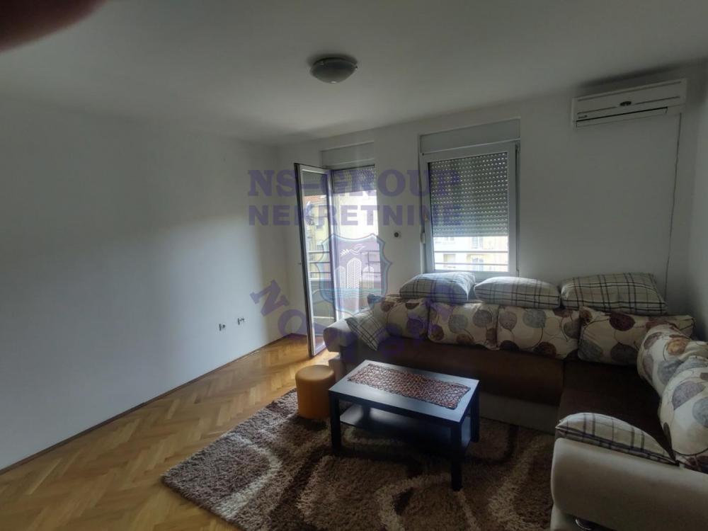 Slika 7 - Jednosoban, 30m2, Nova Detelinara Novi Sad, sa terasom, ima lift