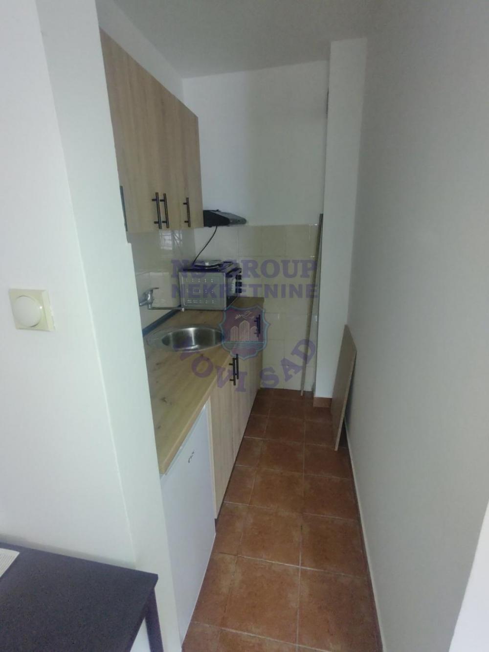 Slika 5 - Jednosoban, 30m2, Nova Detelinara Novi Sad, sa terasom, ima lift