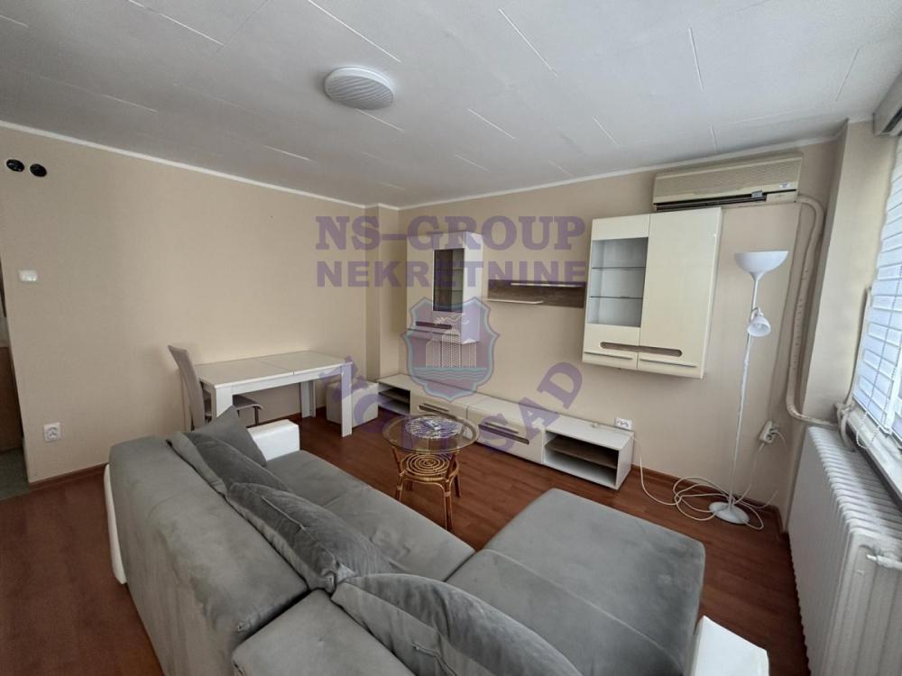 Slika 4 - Dvoiposoban, 56m2, Liman 2 Novi Sad, sa terasom, ima lift