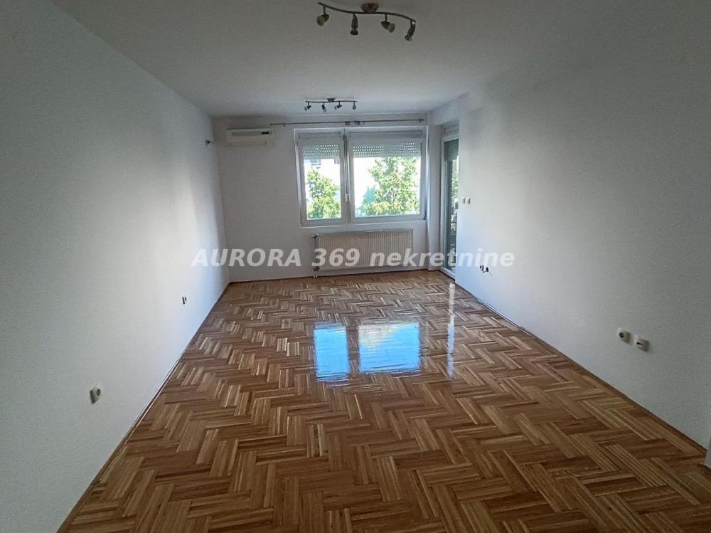 Slika 1 - NOVI SAD, NOVA DETELINARA, ODLIČAN DVOIPOSOBAN 59m2, POLUNAMEŠTEN, 2 SPRAT