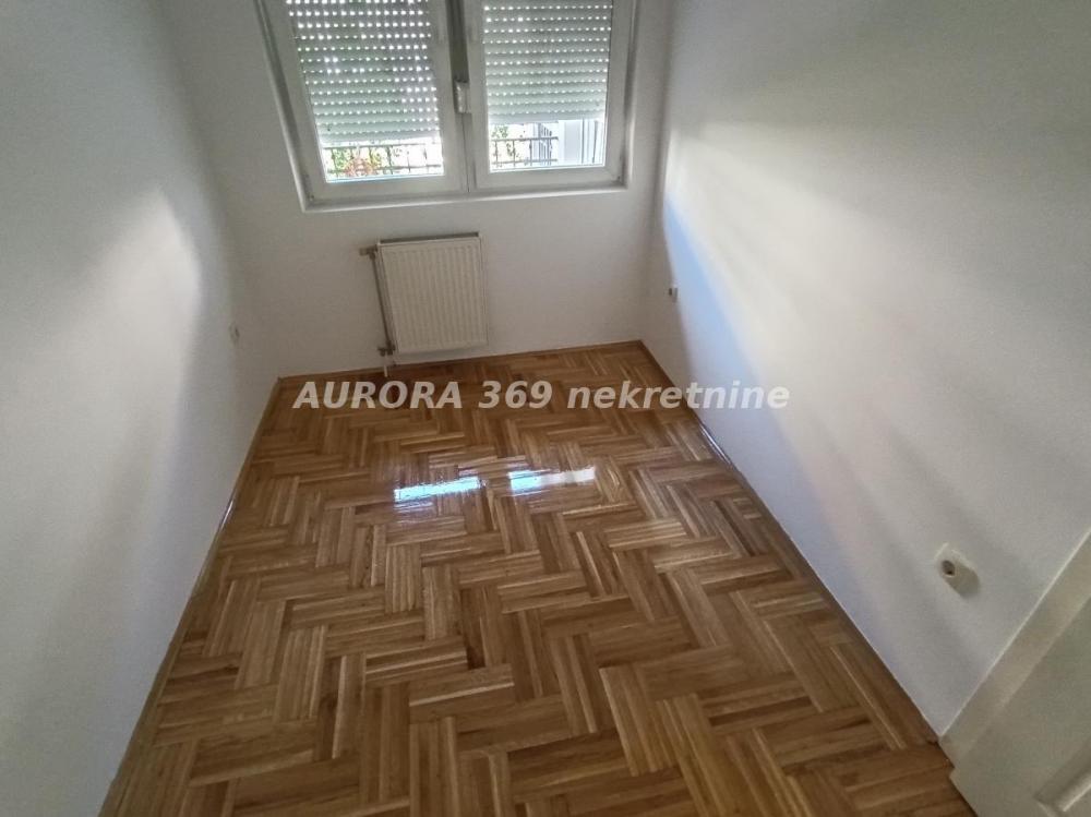 Slika 2 - NOVI SAD, NOVA DETELINARA, ODLIČAN DVOIPOSOBAN 59m2, POLUNAMEŠTEN, 2 SPRAT