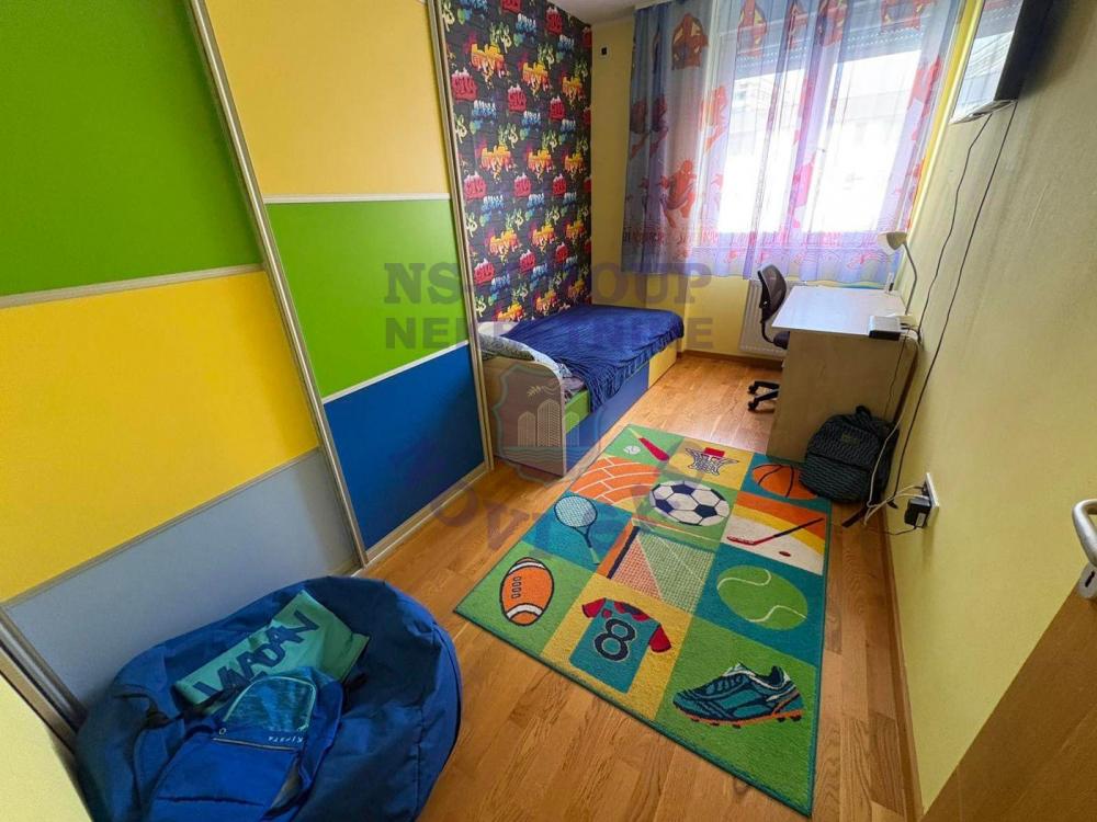 Slika 3 - Četvorosoban, 90m2, Nova Detelinara Novi Sad, sa terasom, ima lift