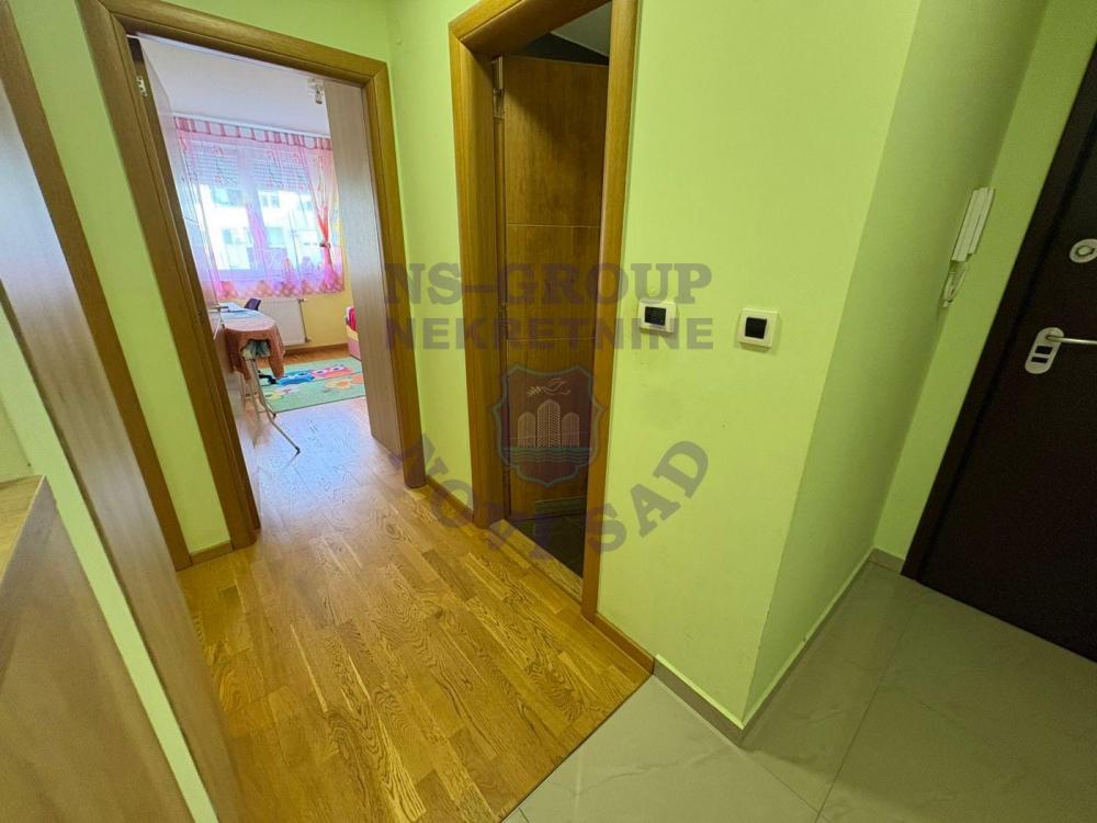 Slika 6 - Četvorosoban, 90m2, Nova Detelinara Novi Sad, sa terasom, ima lift