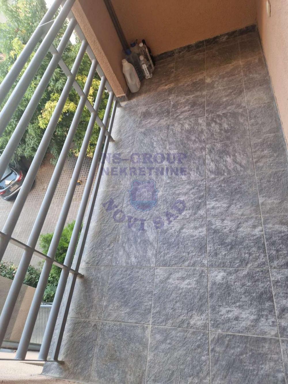 Slika 3 - Jednoiposoban, 41m2, Nova Detelinara Novi Sad, sa terasom, ima lift