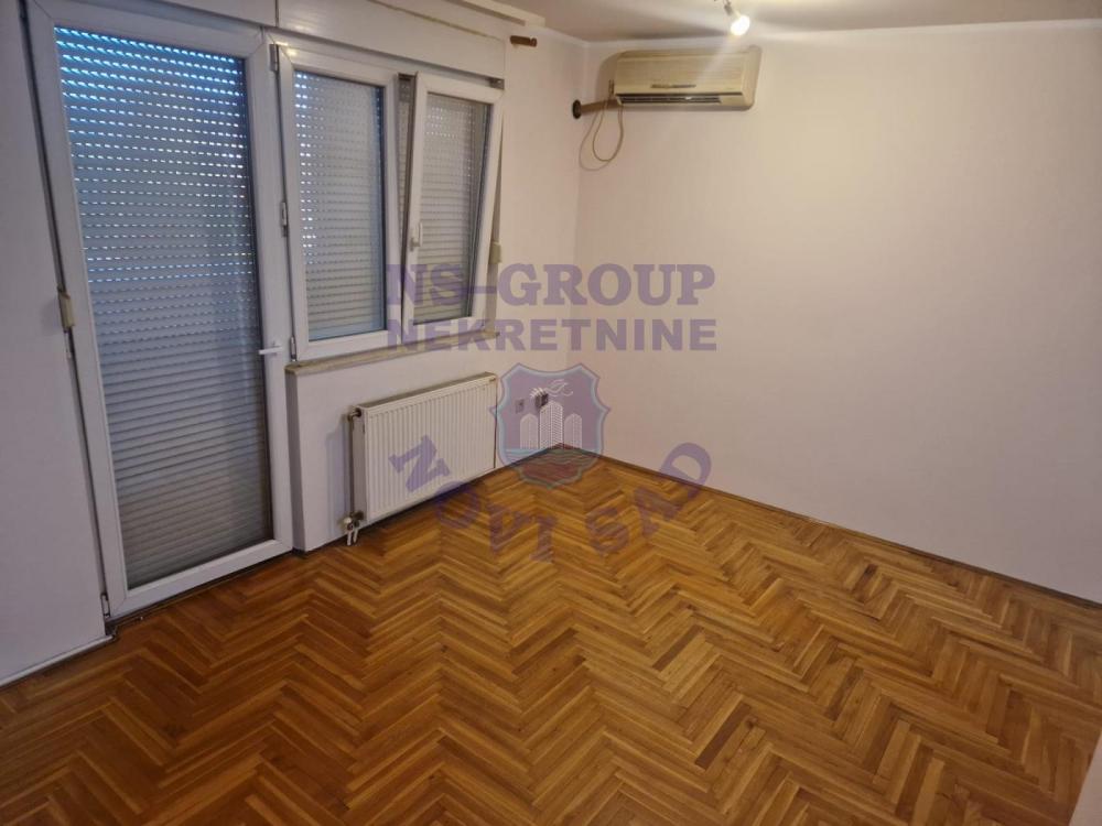 Slika 4 - Jednoiposoban, 41m2, Nova Detelinara Novi Sad, sa terasom, ima lift