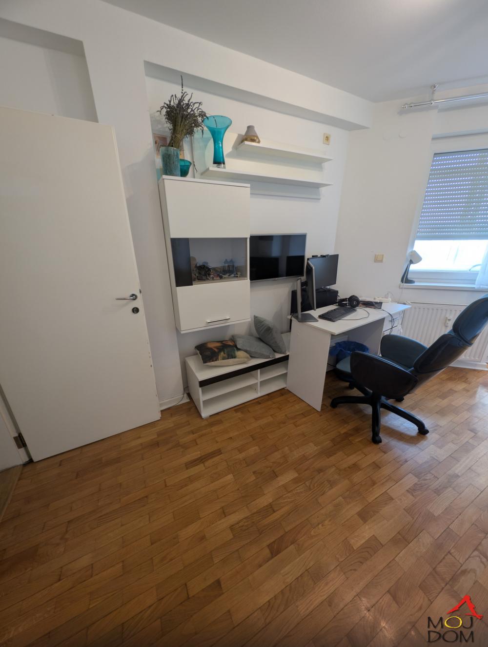 Slika 3 - Stan,NOVI SAD,GRBAVICA,kv: 79, € 267800, ID: 1032663