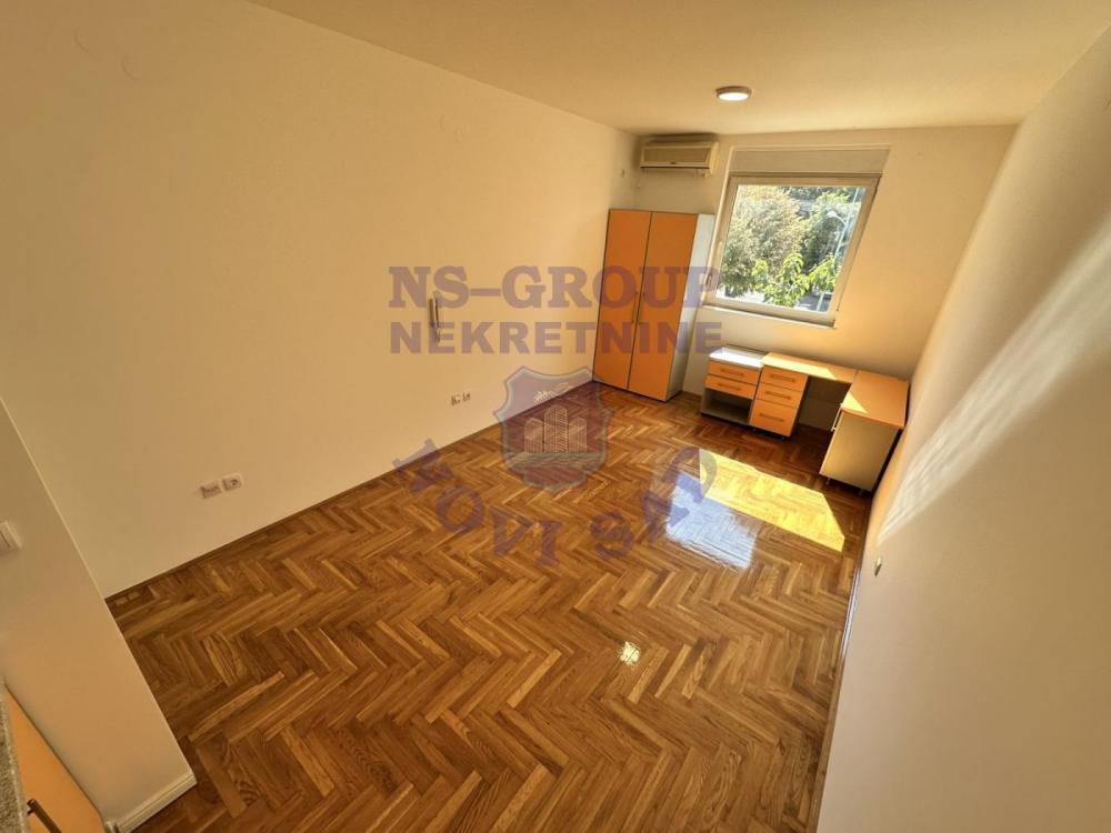 Slika 1 - Prodaja stana, 24m2, Grbavica Novi Sad, ima lift
