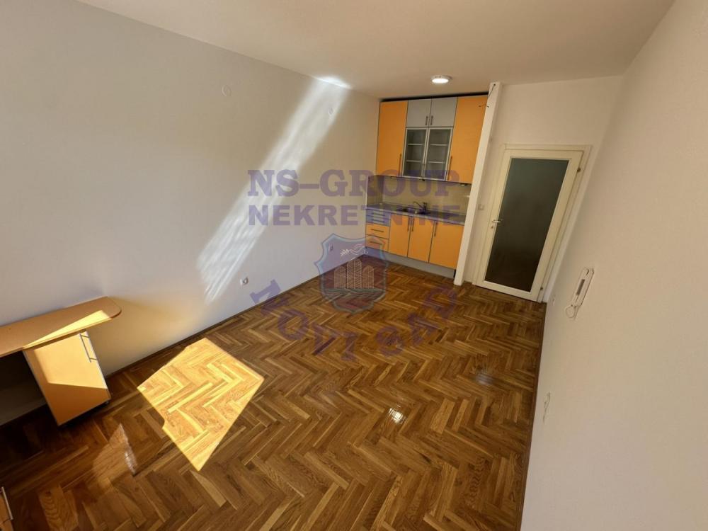 Slika 2 - Prodaja stana, 24m2, Grbavica Novi Sad, ima lift