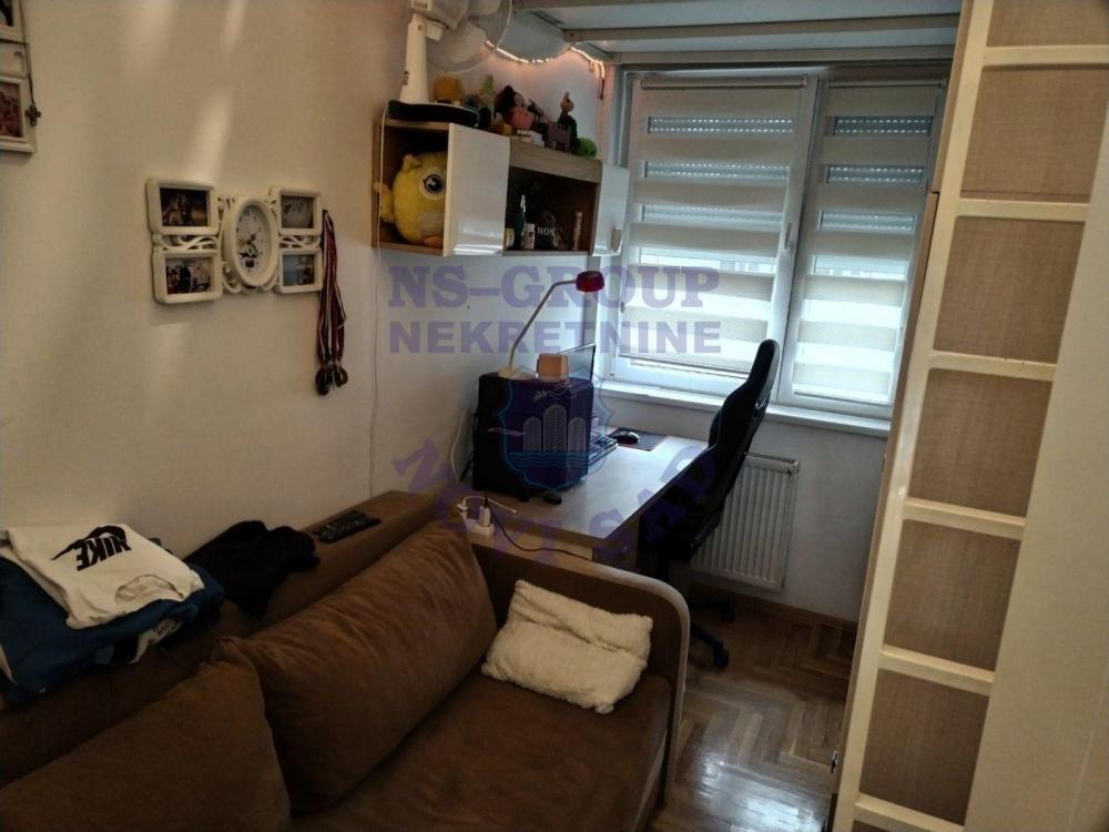 Slika 4 - Odlican trosoban stan na Socijalnom!