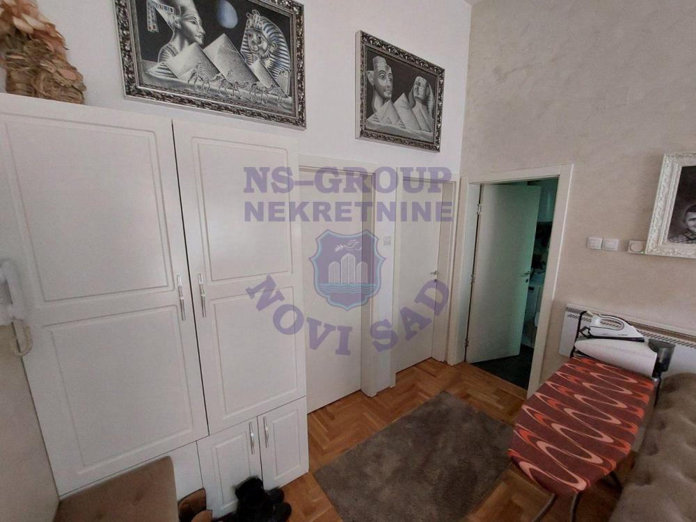 Slika 8 - Odlican trosoban stan na Socijalnom!