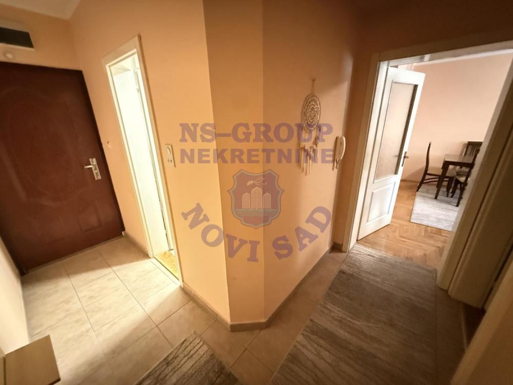 Slika 2 - Dvosoban, 38m2, Nova Detelinara Novi Sad, ima lift