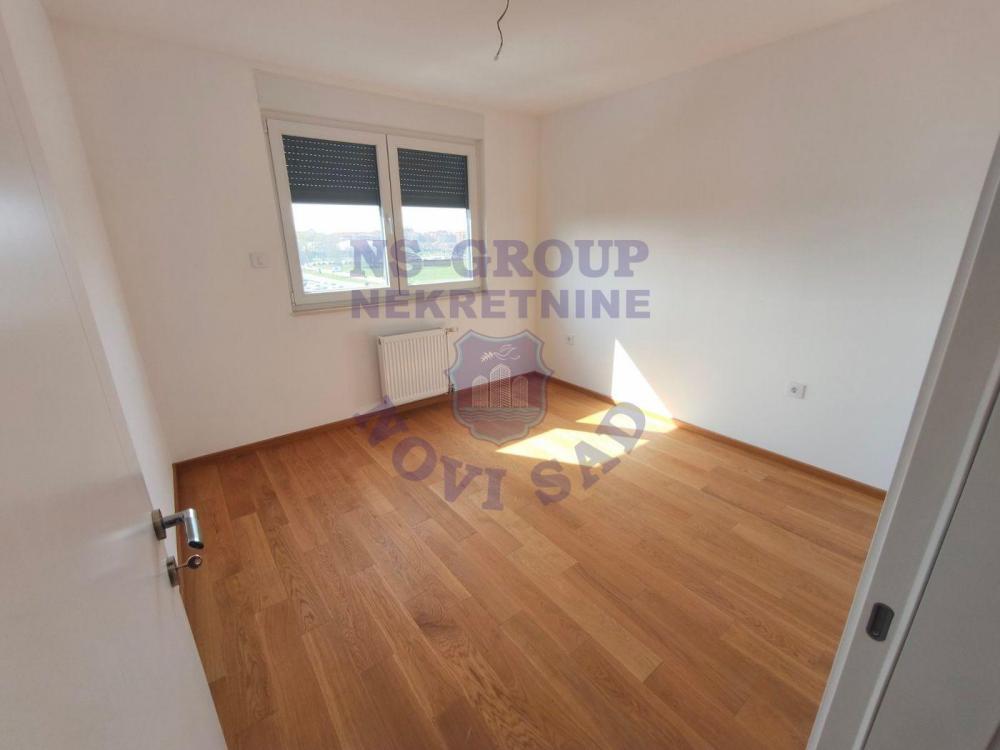 Slika 1 - Trosoban, 58m2, Nova Detelinara Novi Sad, sa terasom, ima lift