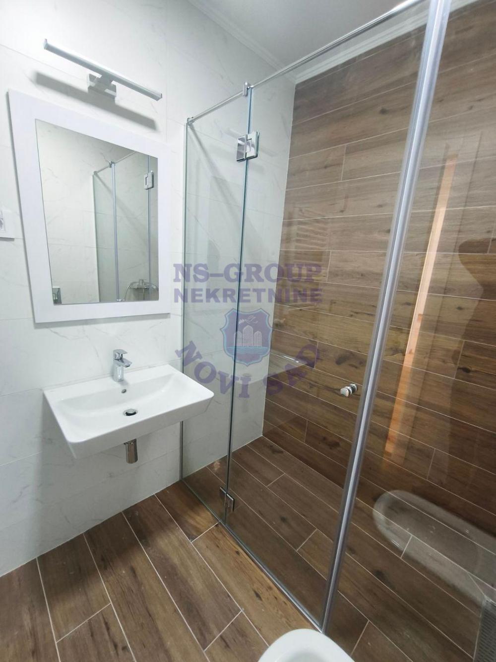 Slika 7 - Trosoban, 58m2, Nova Detelinara Novi Sad, sa terasom, ima lift