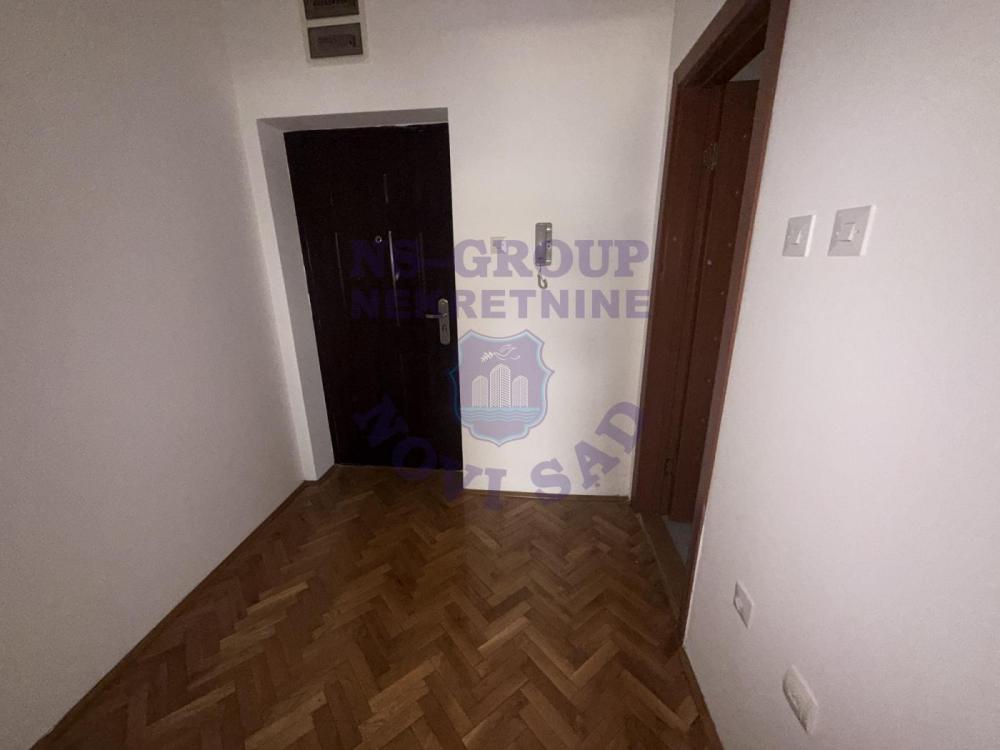Slika 8 - Trosoban, 86m2, Novo naselje Novi Sad, ima lift