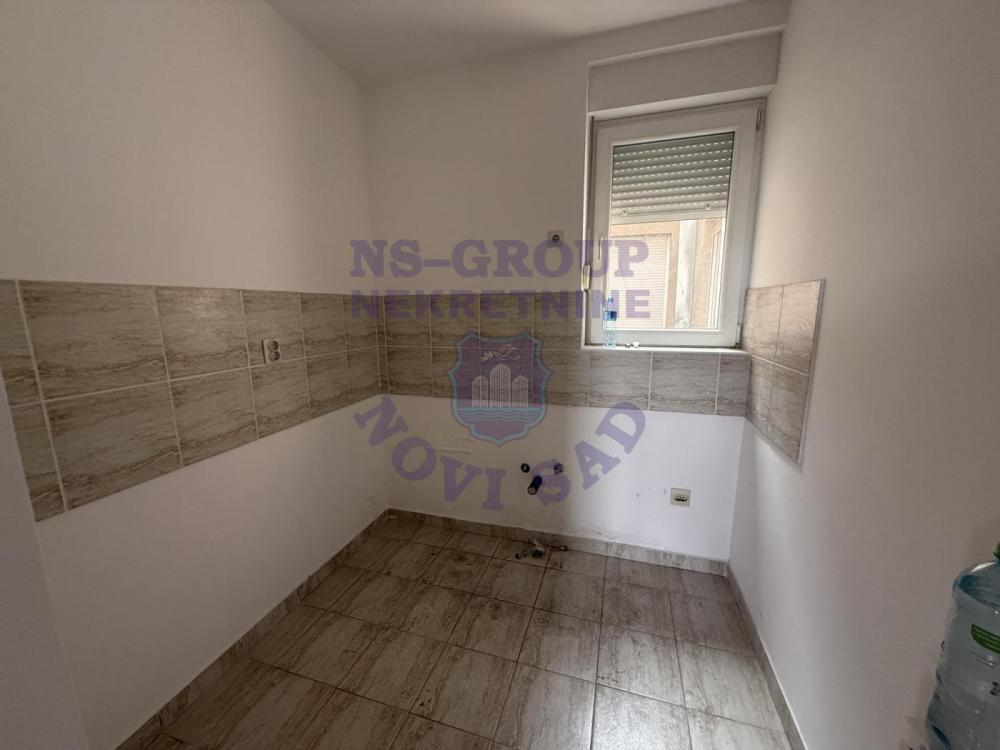 Slika 7 - Trosoban, 86m2, Novo naselje Novi Sad, ima lift