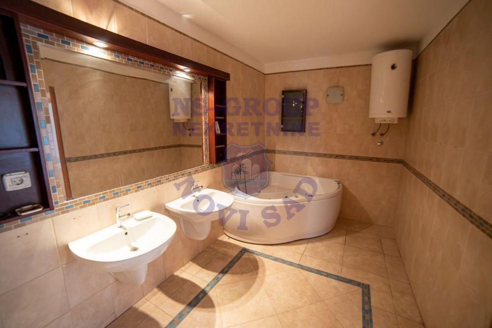 Slika 8 - SAMO KOD NAS! Useljivo, uknjižen ,154m2