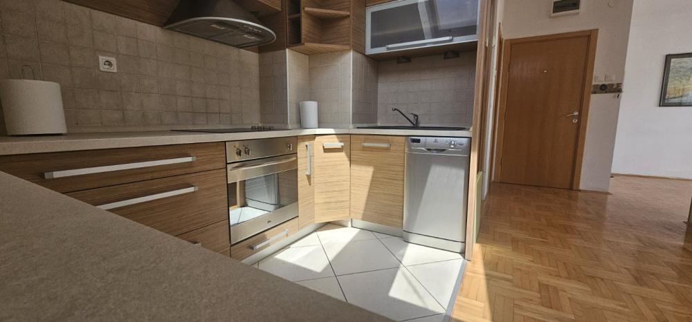 Slika 3 - Stan,NOVI SAD,GRBAVICA,kv: 39.00, € 154500, ID: 1059671