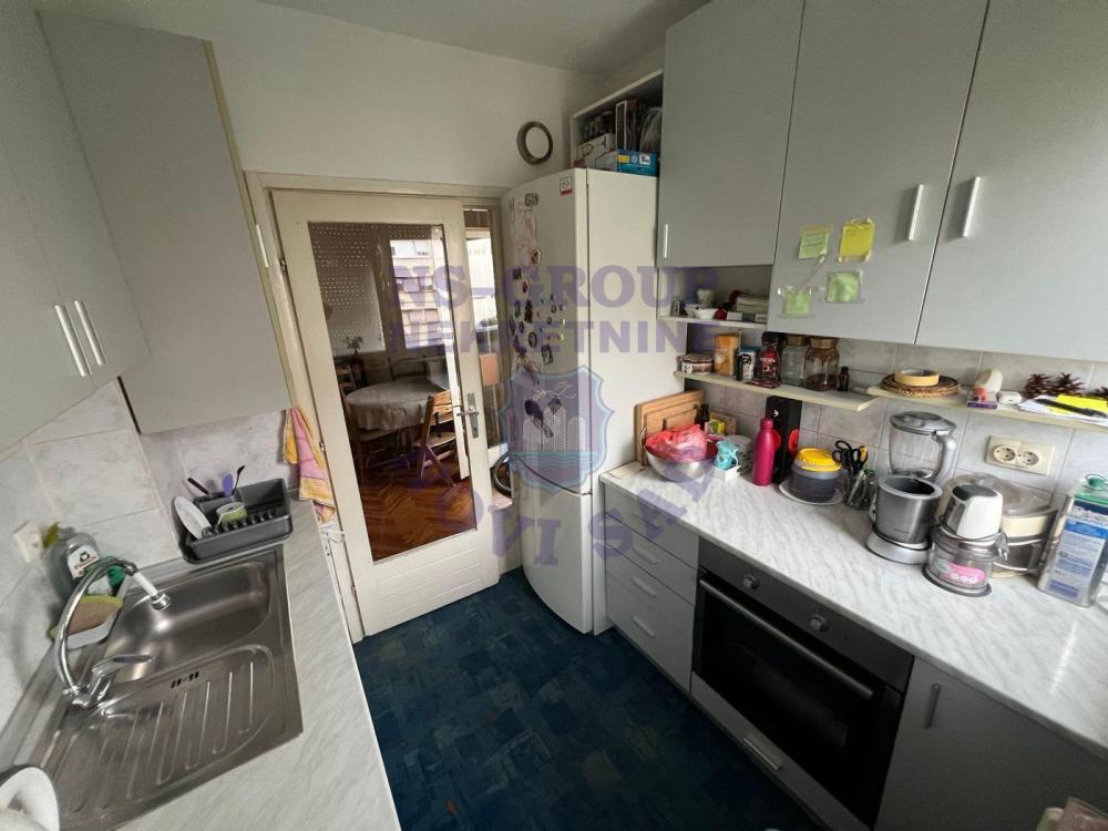 Slika 3 - Dvosoban, 59m2, Banatić Novi Sad, sa terasom, ima lift