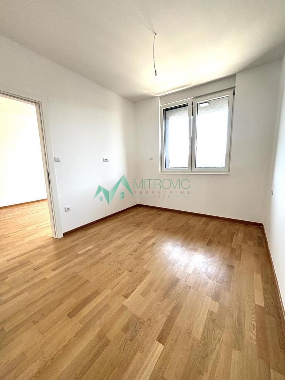 Slika 2 - Jednoiposoban stan u novogradnji u kompleksu zatvorenog tipa (šifra: 
1004578)  