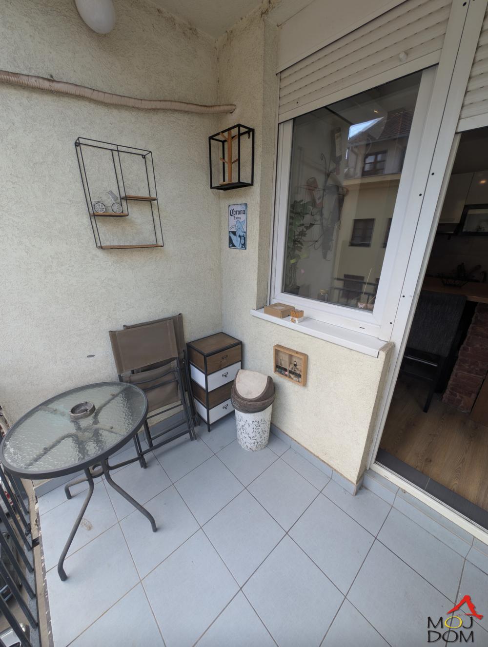 Slika 11 - Stan,NOVI SAD,BULEVAR,kv: 33, € 123600, ID: 1032668