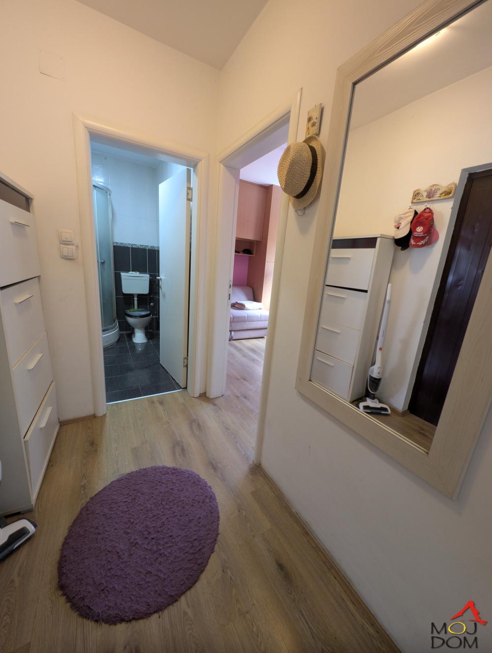 Slika 10 - Stan,NOVI SAD,BULEVAR,kv: 33, € 123600, ID: 1032668