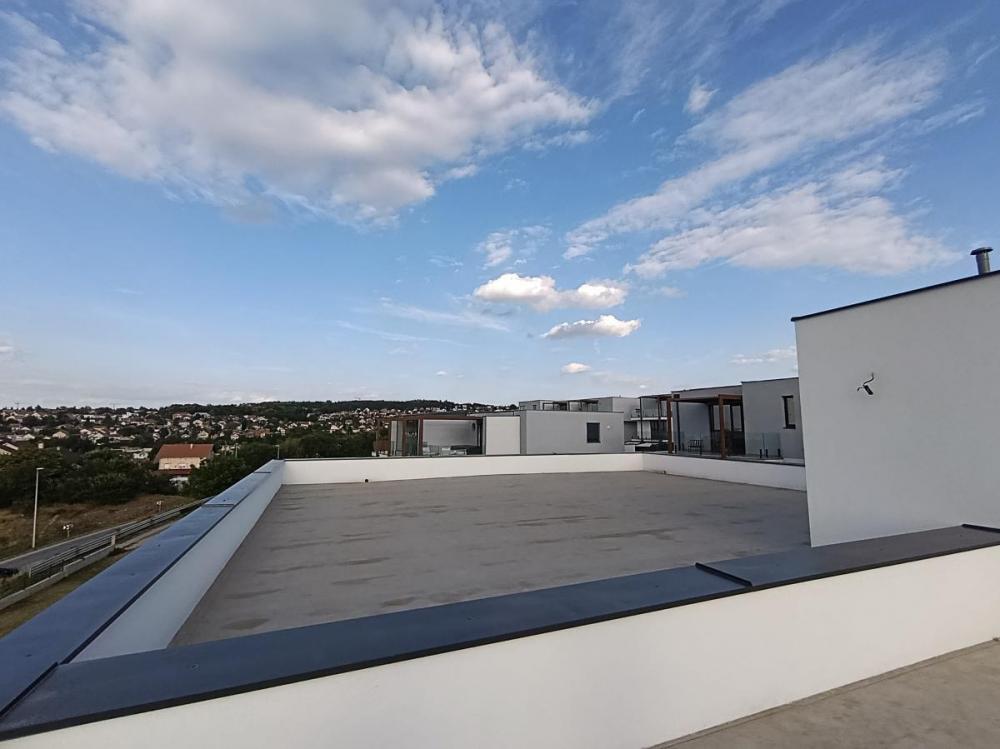 Slika 1 - Tri stana 125m, 140m, 154m celq zgrada Sr Kamenica- Popovica