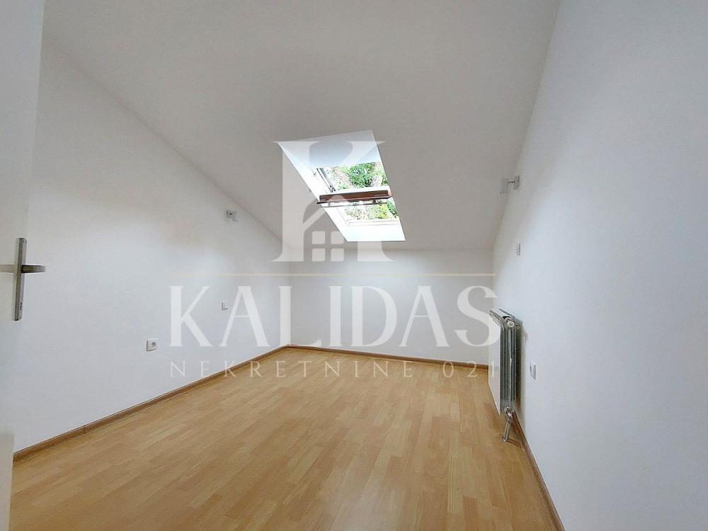 Slika 8 - Stan,NOVI SAD,CENTAR,kv: 33, € 118450, ID: 1008939