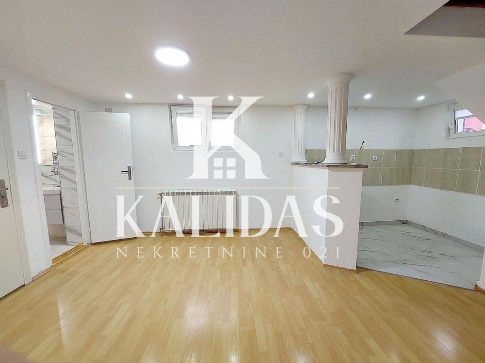 Slika 1 - Stan,NOVI SAD,CENTAR,kv: 33, € 118450, ID: 1008939