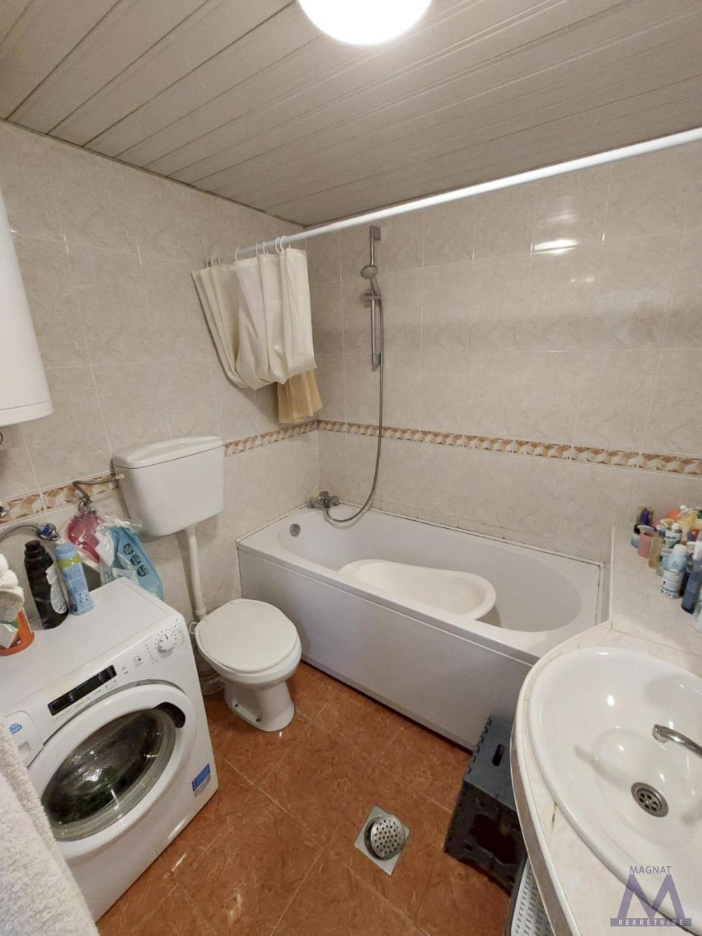Slika 8 - Stan,NOVI SAD,GRBAVICA,kv: 79, € 267800, ID: 1019434