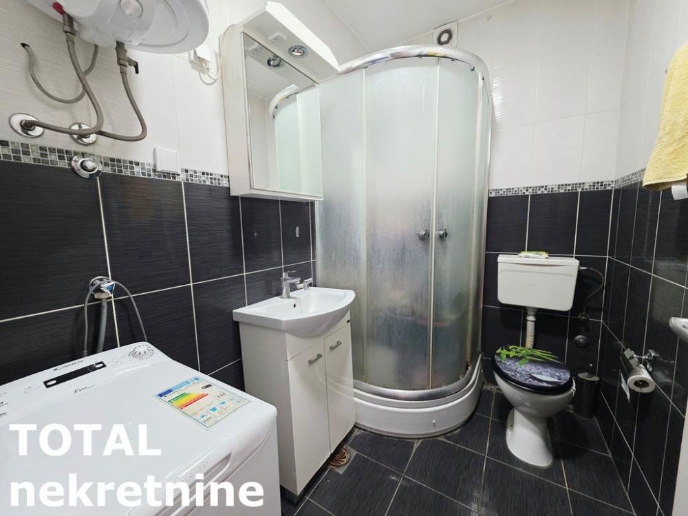 Slika 5 - Stan,NOVI SAD,BULEVAR,kv: 33.00, € 120000, ID: 1103033
