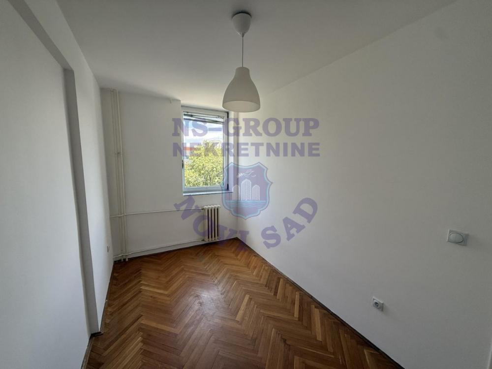 Slika 5 - 576727-Odlican stan na Bulevaru!